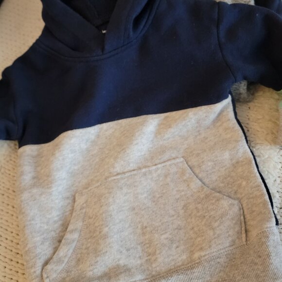 Toddler Hooded Sweatshirt Bundle! - Picture 5 of 11
